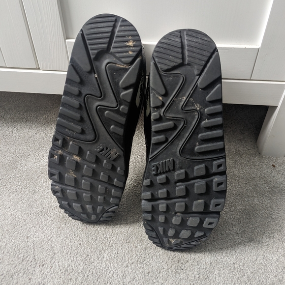 Black Nike Air Max - Picture 5 of 5